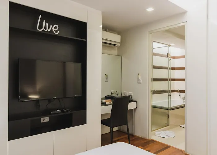 Beverly 33 Serviced By Prompt 3*