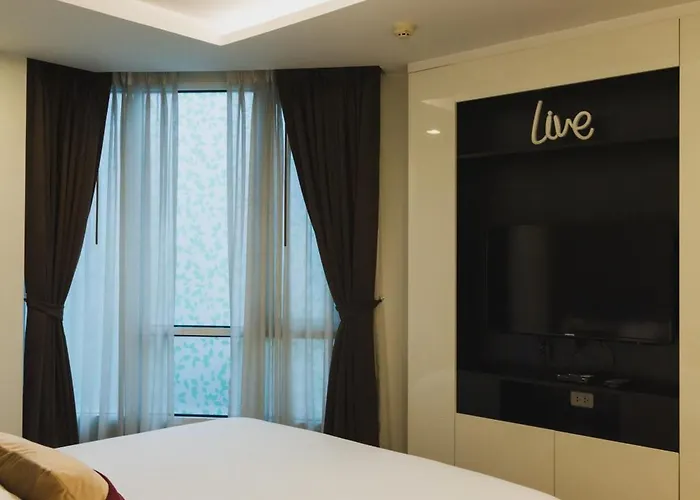 Beverly 33 Serviced By Prompt 3* Bangkok