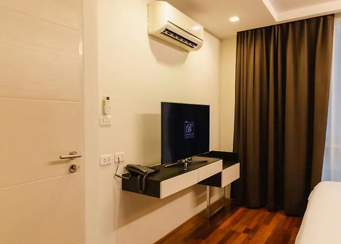 Beverly 33 Serviced By Prompt 3*